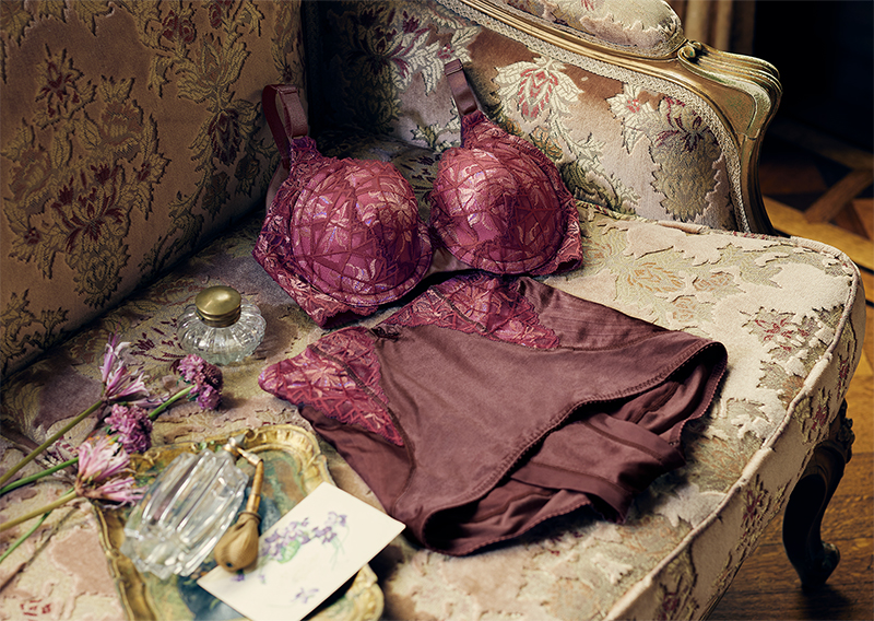 カーヴィシャス カレス ローズウッドブラウン』数量限定発売いたします  